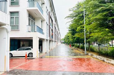 Neos @ PandanMas Townhouse