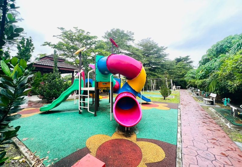 Neos @ PandanMas Townhouse