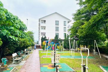 Neos @ PandanMas Townhouse