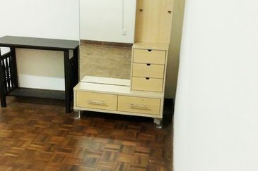 ADMIRAL MARINA CRESENT