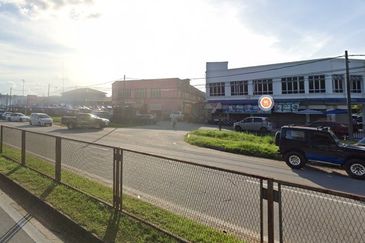 Tenanted Shop Lot Wakaf Tapai Kuala Terengganu, Terengganu For Sale