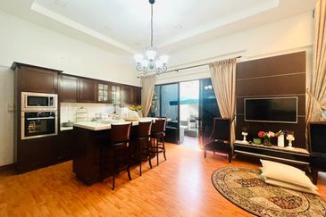 Duta Villa, Setia Alam