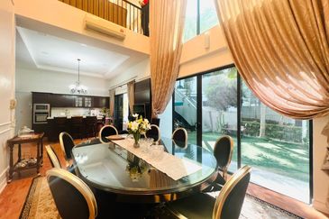 Duta Villa, Setia Alam