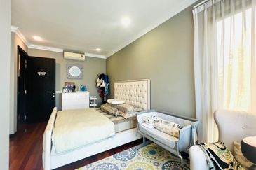 Duta Villa, Setia Alam