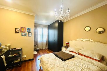 Duta Villa, Setia Alam