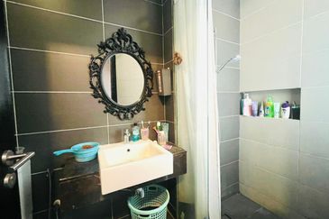 Duta Villa, Setia Alam