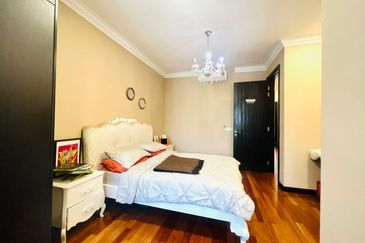 Duta Villa, Setia Alam