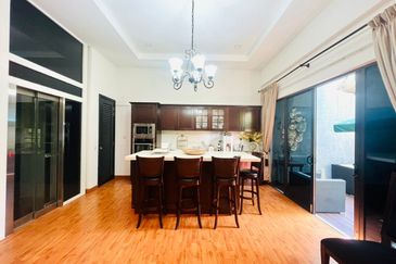 Duta Villa, Setia Alam