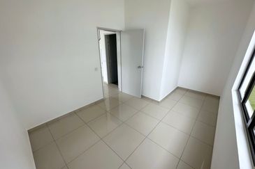 Corner 2 Storey Terrace Eco Grandeur Bandar Punca Alam Shah Alam Selangor