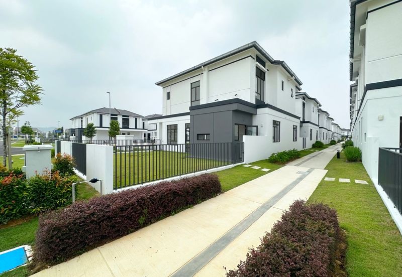 Corner 2 Storey Terrace Eco Grandeur Bandar Punca Alam Shah Alam Selangor