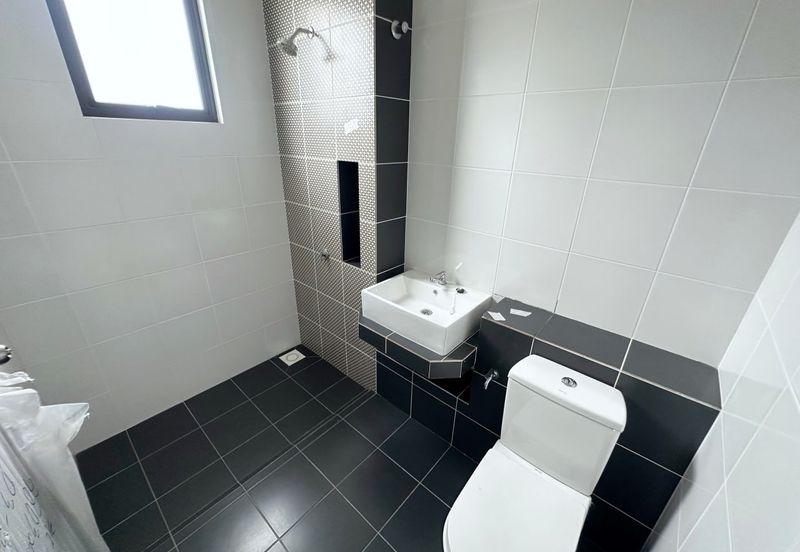 Corner 2 Storey Terrace Eco Grandeur Bandar Punca Alam Shah Alam Selangor