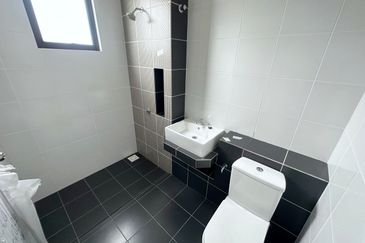 Corner 2 Storey Terrace Eco Grandeur Bandar Punca Alam Shah Alam Selangor