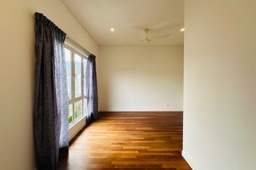 Townhouse Hevea Kemensah Taman Melawati For Sale