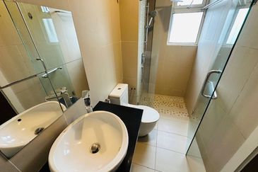 Townhouse Hevea Kemensah Taman Melawati For Sale