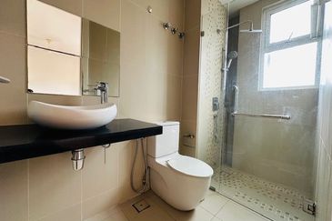 Townhouse Hevea Kemensah Taman Melawati For Sale