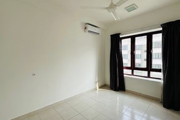 Near LRT Sentul 4 Parkings Rafflesia Condominium Sentul KL For Sale