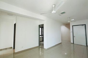 Near LRT Sentul 4 Parkings Rafflesia Condominium Sentul KL For Sale