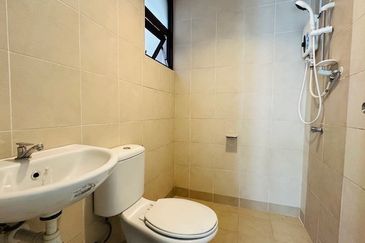 Near LRT Sentul 4 Parkings Rafflesia Condominium Sentul KL For Sale