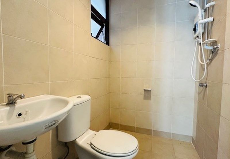 Near LRT Sentul 4 Parkings Rafflesia Condominium Sentul KL For Sale