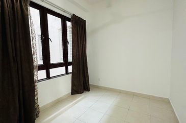 Near LRT Sentul 4 Parkings Rafflesia Condominium Sentul KL For Sale