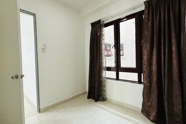 Near LRT Sentul 4 Parkings Rafflesia Condominium Sentul KL For Sale