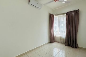 Near LRT Sentul 4 Parkings Rafflesia Condominium Sentul KL For Sale