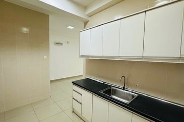 Near LRT Sentul 4 Parkings Rafflesia Condominium Sentul KL For Sale