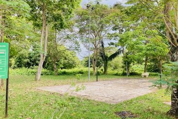 Pulau Indah ( Pulau Lumut )