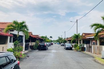 Pulau Indah ( Pulau Lumut )