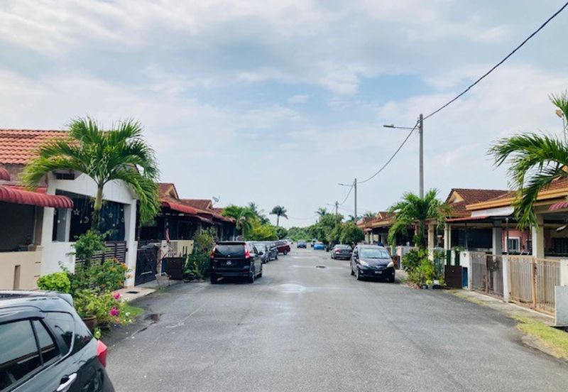 Pulau Indah ( Pulau Lumut )