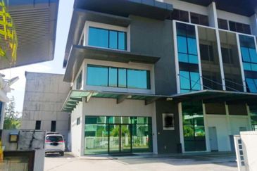 FREEHOLD Corner Lot Semi D Factory Bukit Jelutong Shah Alam For Sale