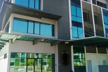 FREEHOLD Corner Lot Semi D Factory Bukit Jelutong Shah Alam For Sale