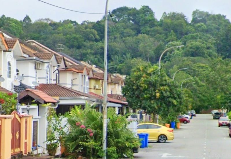 Walking Distance Surau Two (2) Storey House Shah Alam Selangor For Sale