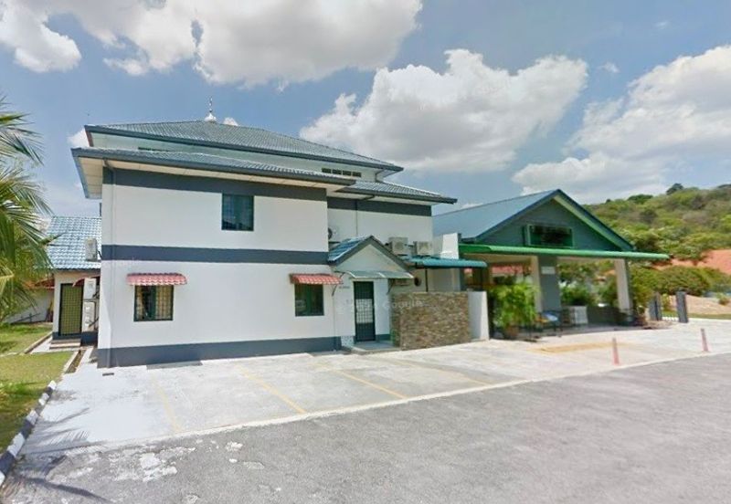 Walking Distance Surau Two (2) Storey House Shah Alam Selangor For Sale