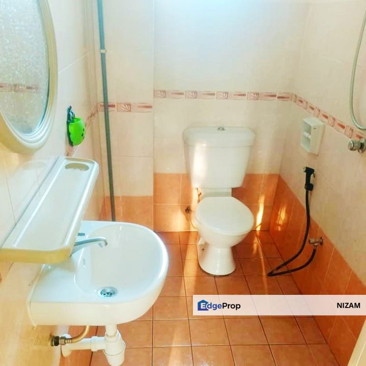 Corner Unit Facing Pool Ampang Boulevard Condominium Ampang for Sale, Selangor, Ampang