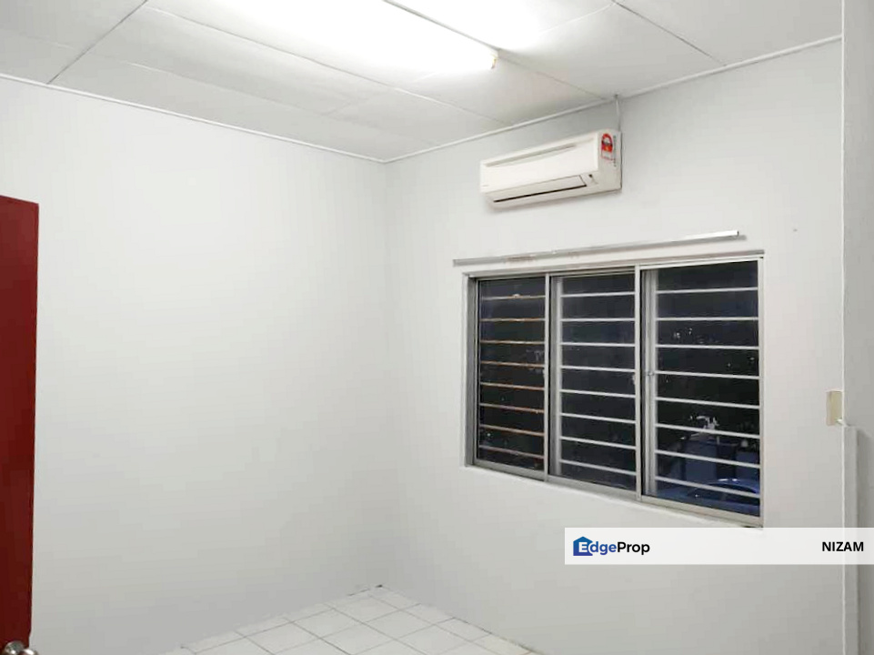 Facing Open 2 Storey Terrace Bandar Saujana Putra For Sale, Selangor, Jenjarom