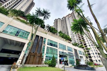 Royal Domain Sri Putramas II