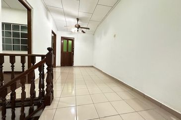 FREEHOLD 2 Storey House Taman Melawati KL For Sale