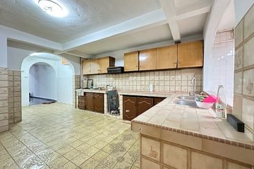 FREEHOLD 2 Storey House Taman Melawati KL For Sale