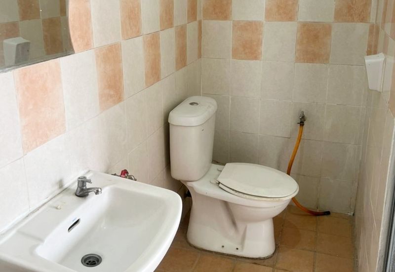 Residensi Bistaria, Ukay Bistari