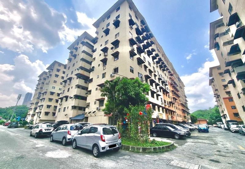 Aman Putra Apartment