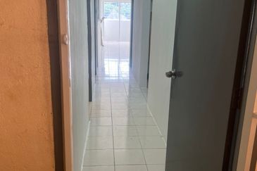 Residensi Bistaria, Ukay Bistari