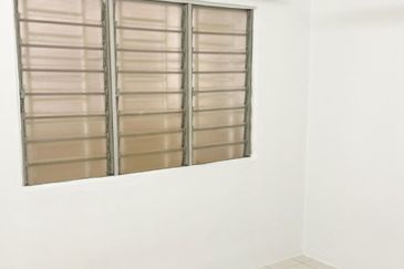 Residensi Bistaria, Ukay Bistari