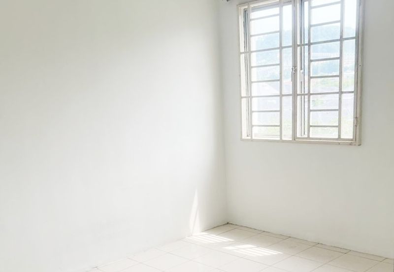 Residensi Bistaria, Ukay Bistari