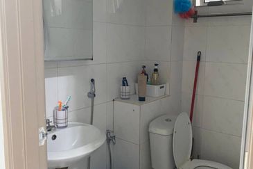 Neos @ PandanMas Townhouse