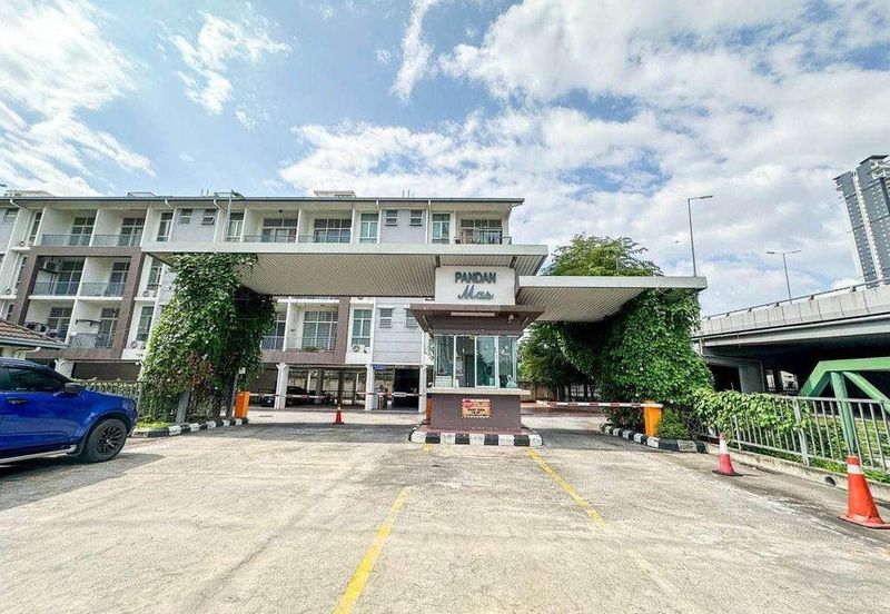 Neos @ PandanMas Townhouse