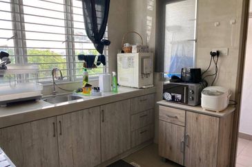 Neos @ PandanMas Townhouse