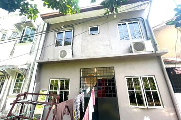 FACING OPEN DOUBLE STOREY TERRACE TAMAN MELAWATI KL
