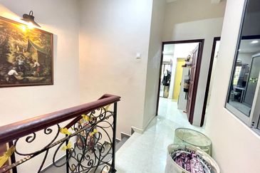 FACING OPEN DOUBLE STOREY TERRACE TAMAN MELAWATI KL