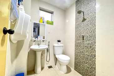 FACING OPEN DOUBLE STOREY TERRACE TAMAN MELAWATI KL